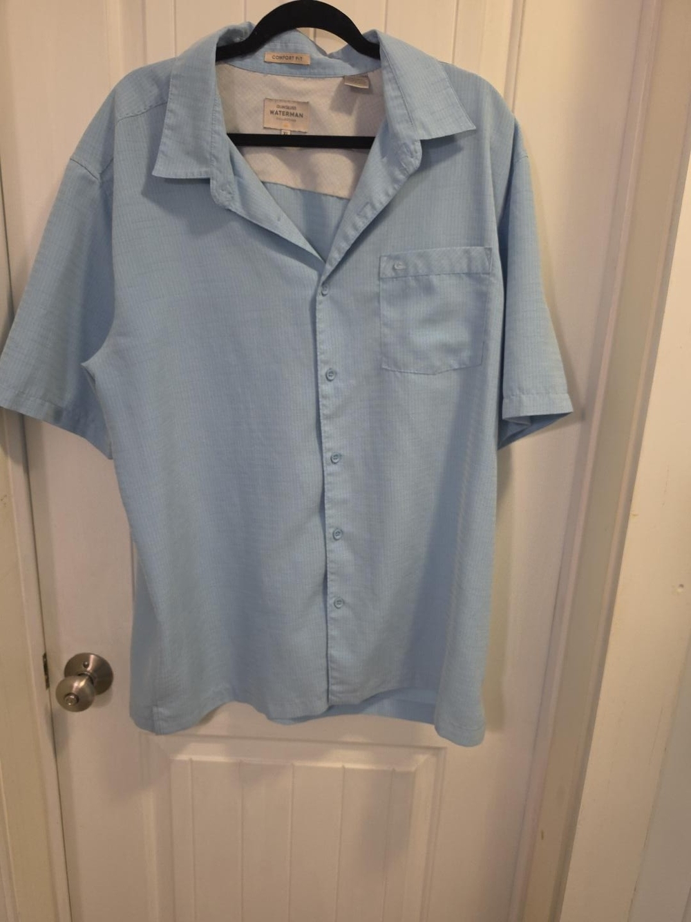 Quiksilver Waterman Men’s XL Light Blue Comfort Fit Short Sleeve Shirt